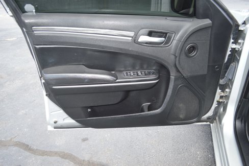 Used 2019 Chrysler 300 Touring image 12
