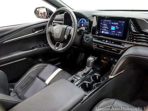 Used 2025 Toyota Camry SE image 31