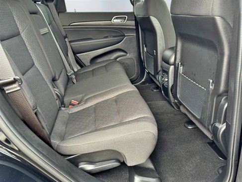 Used 2021 Jeep Grand Cherokee Laredo image 19