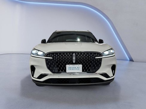 Used 2025 Lincoln Aviator Reserve w/ Illumination Package image 2