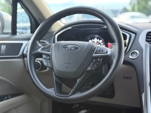 Used 2019 Ford Fusion SE image 44