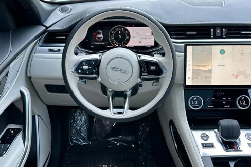 Used 2025 Jaguar F-PACE R-Dynamic S image 15