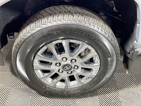 Certified 2025 Toyota Tacoma Limited image 25