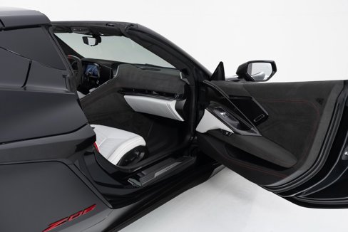Used 2023 Chevrolet Corvette Z06 w/ Z07 Performance Package image 27