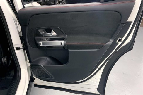 Certified 2022 Mercedes-Benz GLB 250 image 12