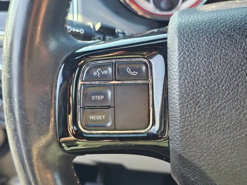 Used 2017 Dodge Grand Caravan SXT image 17