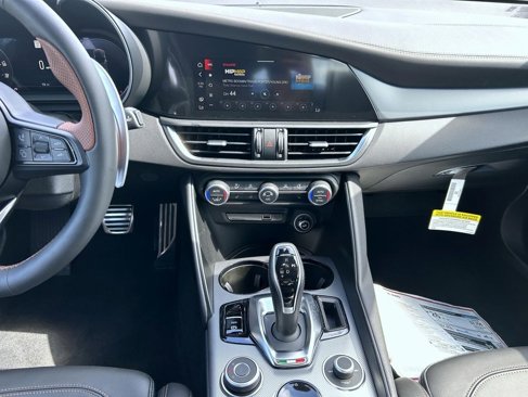 New 2025 Alfa Romeo Giulia AWD w/ Driving Assist Package image 10