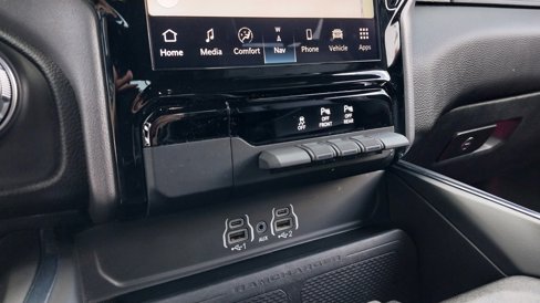 Used 2025 RAM 1500 Laramie image 27