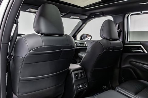 New 2025 Mitsubishi Outlander SEL Black Edition image 16