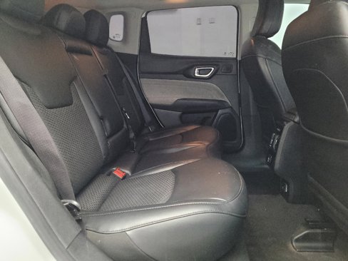 Used 2022 Jeep Compass Latitude w/ Sun and Sound Group image 19