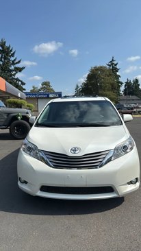 Used 2015 Toyota Sienna XLE Premium image 5