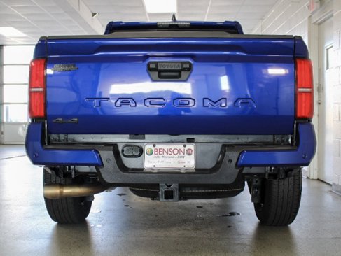 Used 2024 Toyota Tacoma TRD Sport image 4
