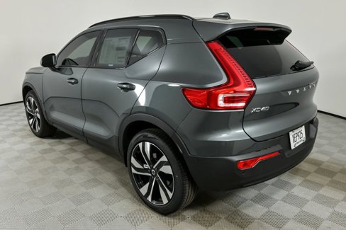 New 2026 Volvo XC40 B5 Ultra w/ Climate Package image 4