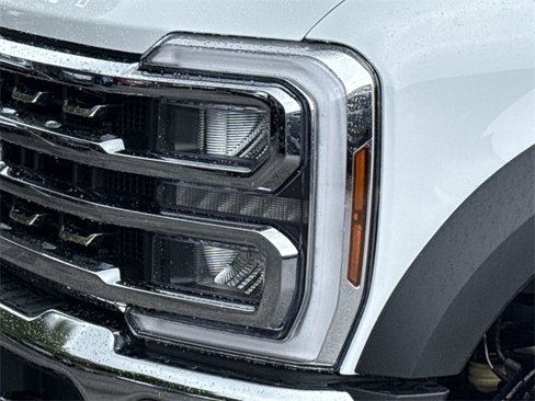 New 2025 Ford F450 Lariat image 9