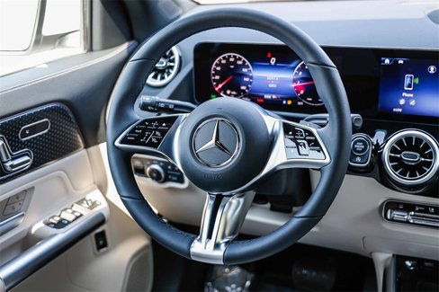 Certified 2025 Mercedes-Benz GLA 250 4MATIC image 13