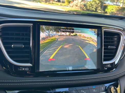 New 2025 Chrysler Pacifica Select image 14