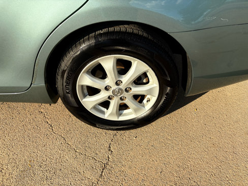 Used 2011 Toyota Camry LE image 8