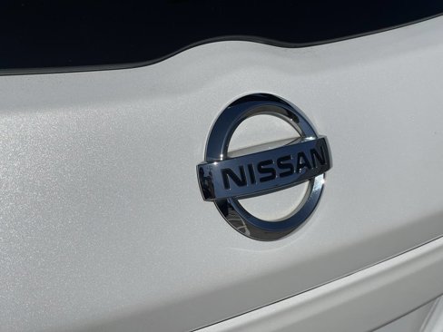 Used 2018 Nissan Kicks SV image 21