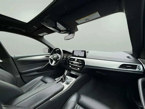 Used 2018 BMW 540i xDrive w/ M Sport Package image 28