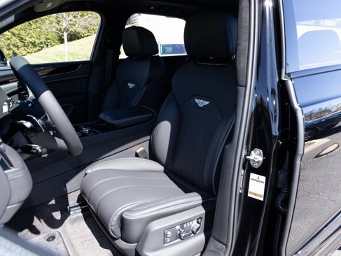 New 2025 Bentley Bentayga image 24