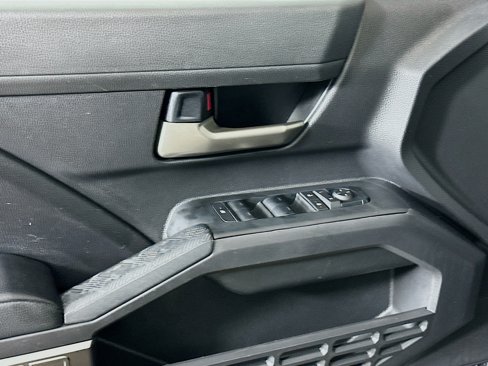 Used 2025 Toyota Tacoma TRD Off-Road image 15