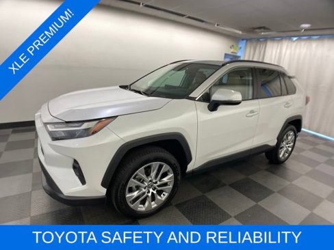 Used 2025 Toyota RAV4 XLE Premium image 7