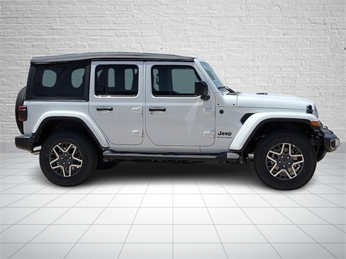 New 2025 Jeep Wrangler Sahara image 5