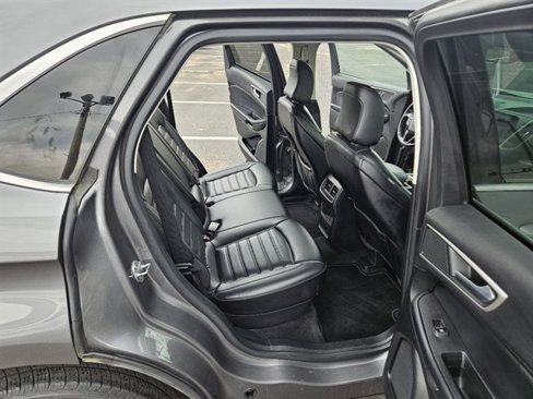 Used 2023 Ford Edge SEL image 17