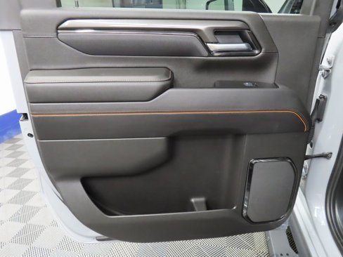 Used 2025 GMC Sierra 2500 AT4 image 76