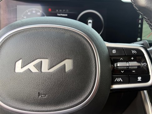Used 2024 Kia Carnival SX image 26