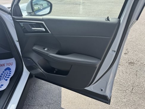 New 2025 Mitsubishi Outlander SE image 27