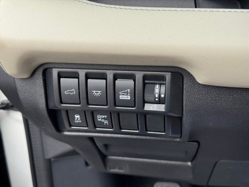Used 2021 Subaru Ascent Limited w/ Technology Package image 18