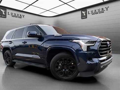 Used 2023 Toyota Sequoia SR5 w/ SR5 Premium Package image 1