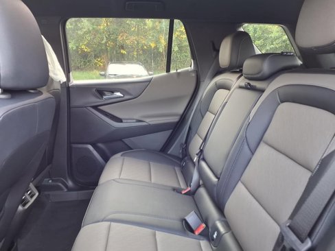New 2026 Chevrolet Equinox LT w/ Convenience Package II image 13