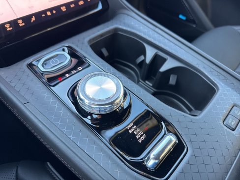 New 2025 Jeep Wagoneer Limited w/ Comfort Package image 18