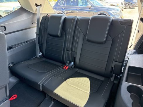 Certified 2025 Volkswagen Atlas SEL image 28
