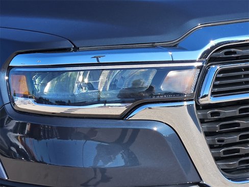 New 2026 RAM 1500 4x4 Crew Cab image 8