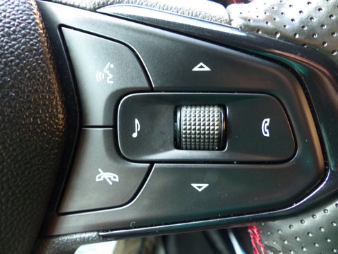Used 2025 Chevrolet Trax RS w/ Sunroof Package image 27