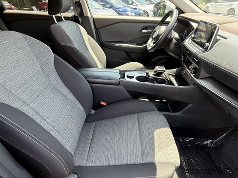 Used 2023 Nissan Rogue SV image 22