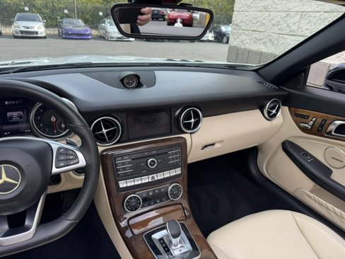 Used 2019 Mercedes-Benz SLC 300 w/ Premium Package image 23