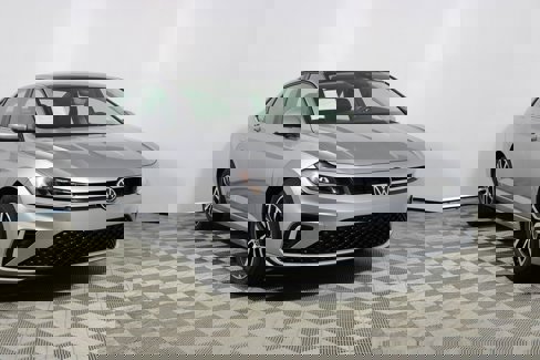 Used 2025 Volkswagen Jetta SE image 24