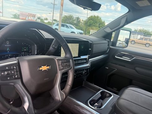 Used 2025 Chevrolet Silverado 2500 LTZ w/ LTZ Premium Package image 12