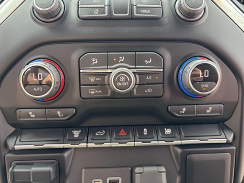 Used 2022 Chevrolet Silverado 2500 LT w/ Convenience Package image 19