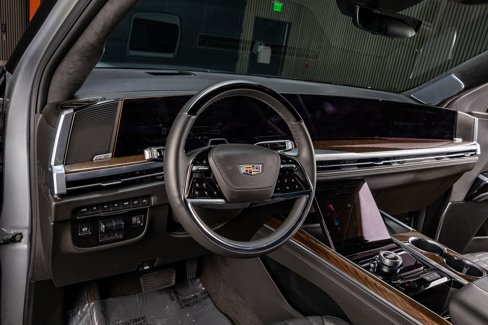 Used 2025 Cadillac Escalade ESV Sport Platinum image 17