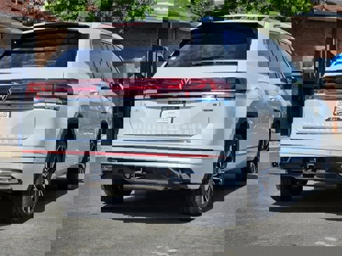 New 2025 Volkswagen Atlas SEL Premium R-Line image 7