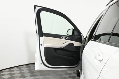 New 2026 BMW X7 xDrive40i w/ Executive Package image 30