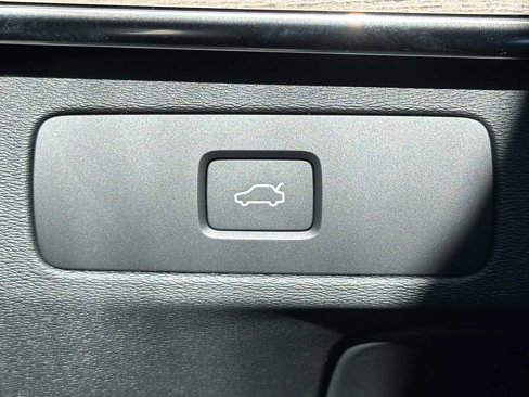 New 2026 Volvo XC90 B6 Plus w/ Protection Package Premier image 38