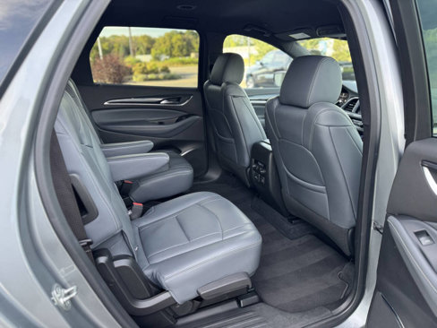 Used 2024 Buick Enclave Premium image 14