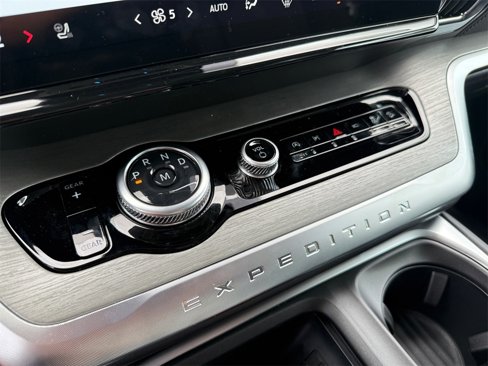 New 2025 Ford Expedition Platinum w/ Driver's Package image 28
