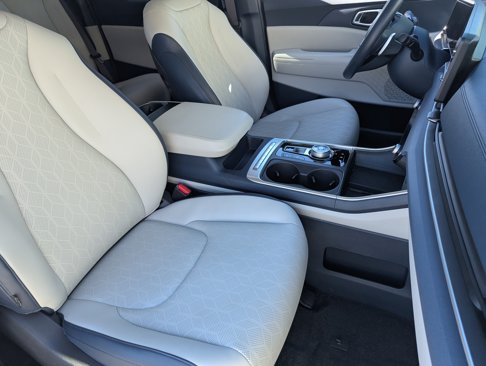 Certified 2025 Kia Carnival EX image 8